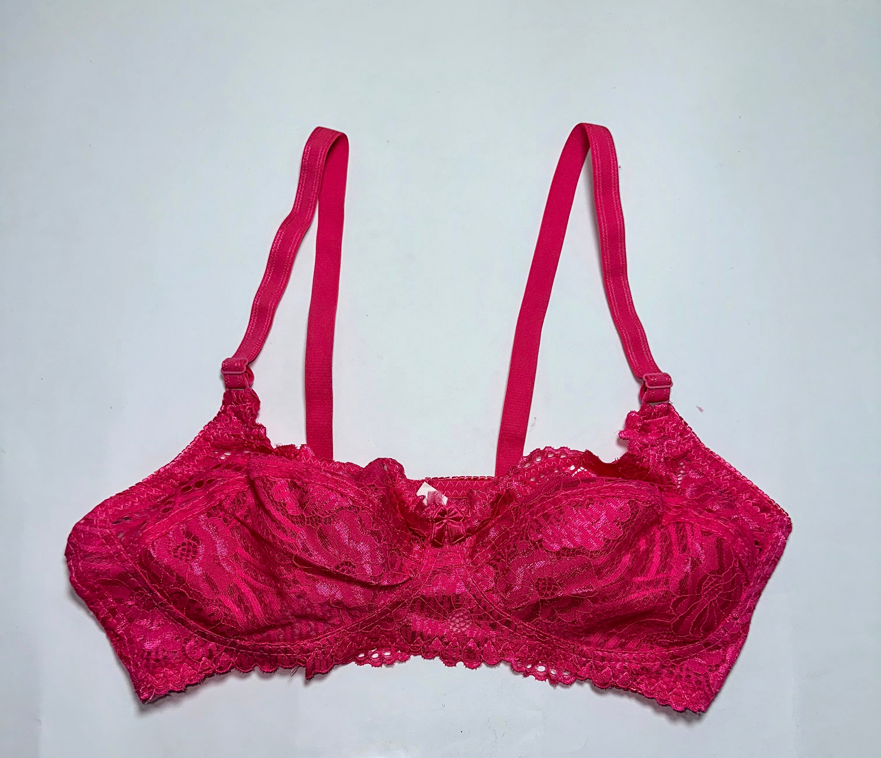 The Scalloped Floral Lace Bralette - 3 Colors The Scalloped Floral Lace Bralette - 3 Colors