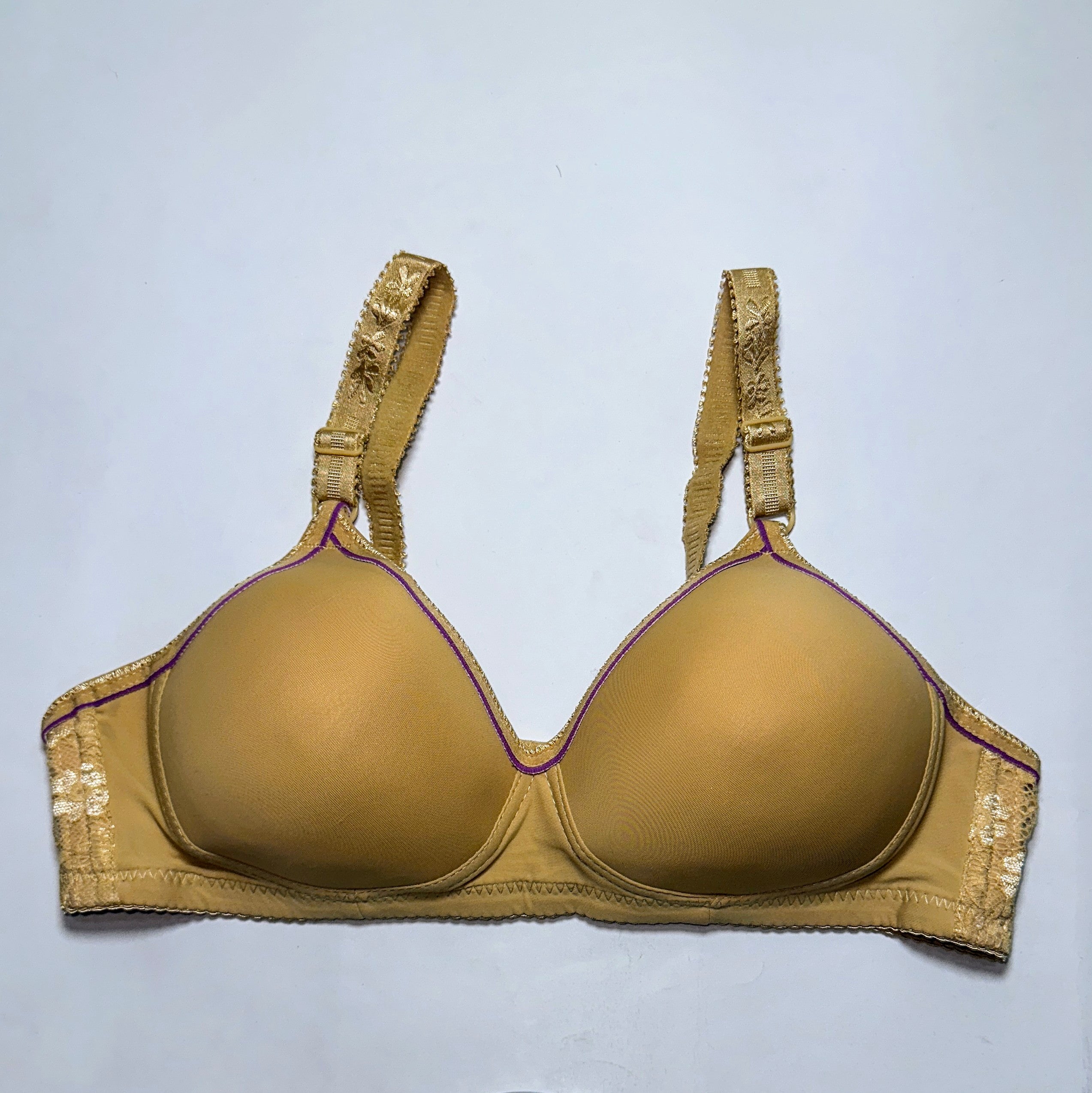 The Contrast Piping Contour Bra - Available in 5 Colors The Contrast Piping Contour Bra - Available in 5 Colors