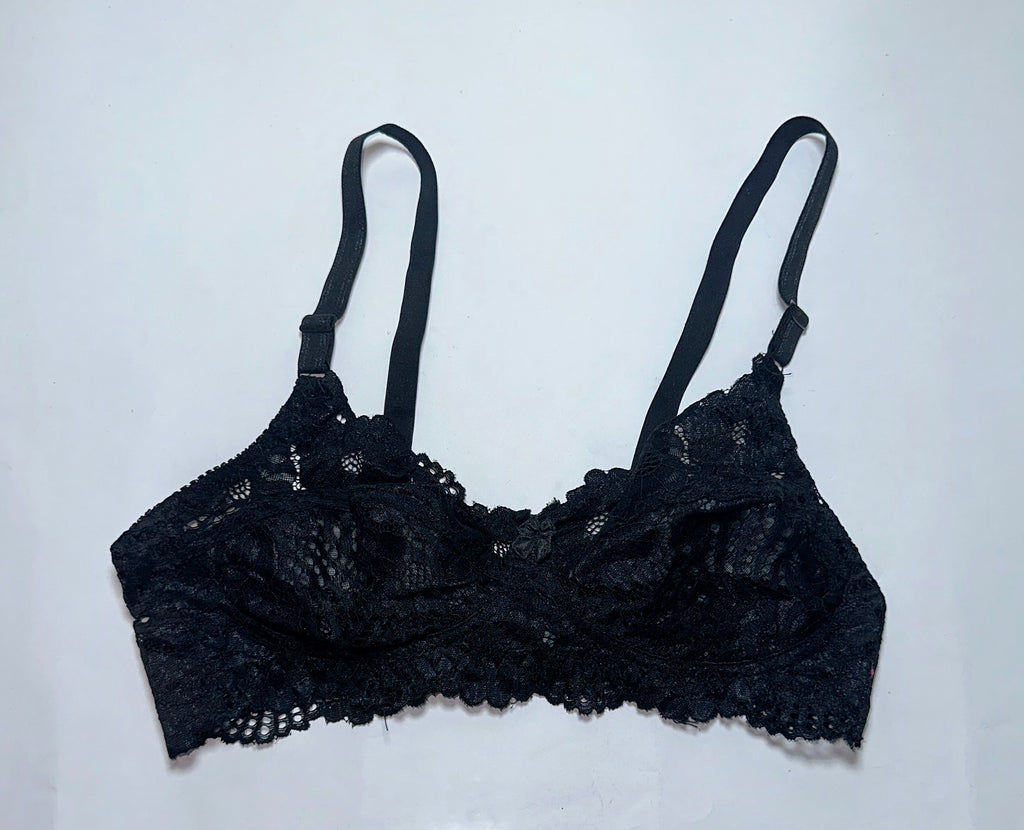 The Scalloped Floral Lace Bralette - 3 Colors