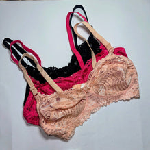 The Scalloped Floral Lace Bralette - 3 Colors